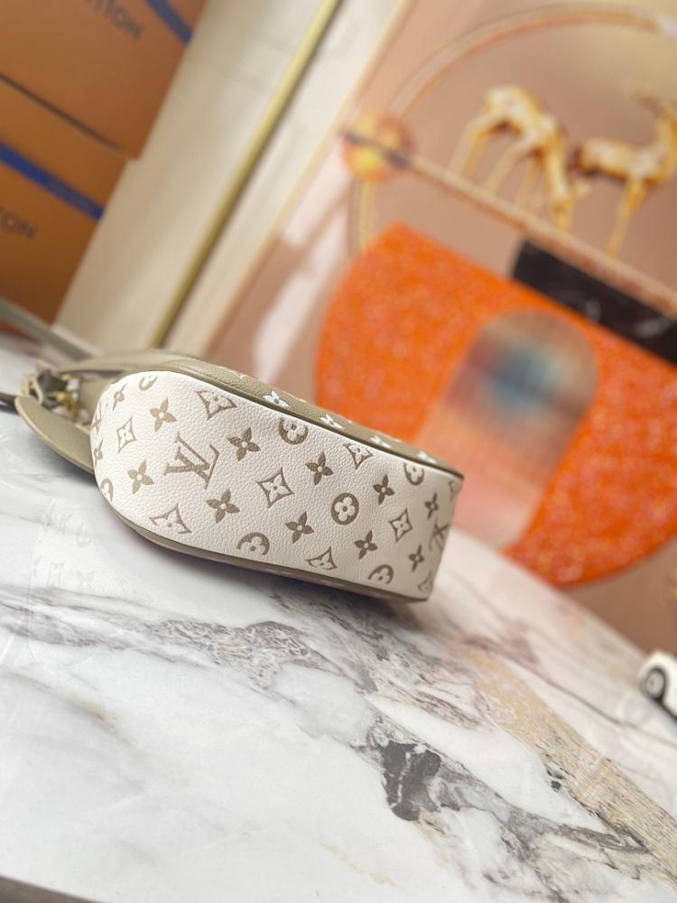 Stylish Black Shoulder Bag – Limited Edition