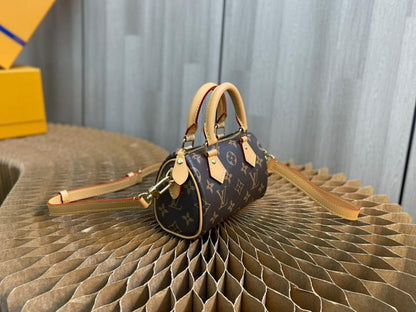 Luxury Refined Canvas Shoulder Bag