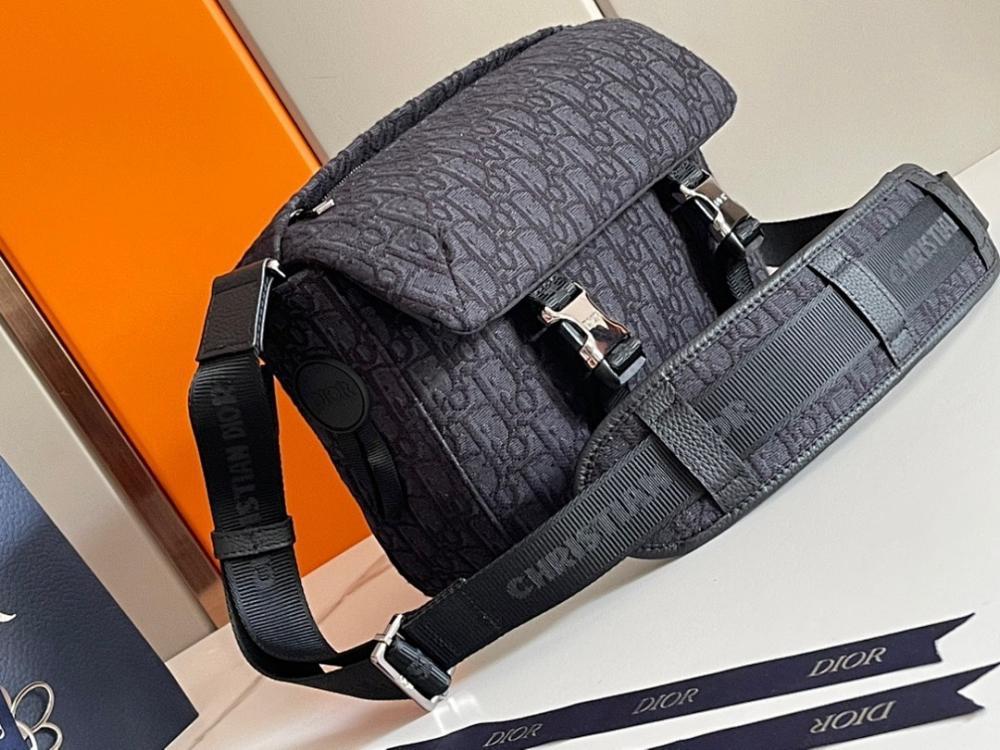 Classic Luxury Black Quilted Jacquard Shoulder Bag – Limited Edition