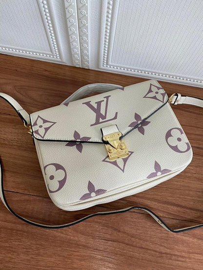 Modern Elegant Leather Shoulder Bag – Limited Edition