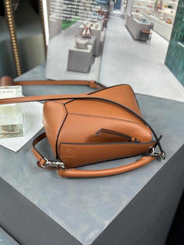 Stylish Leather Crossbody Bag – Limited Edition