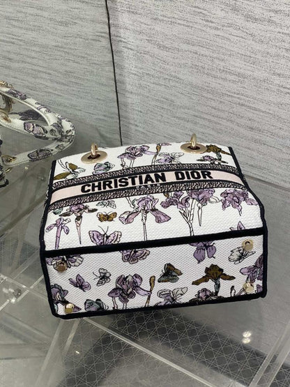 Classic Shoulder Bag