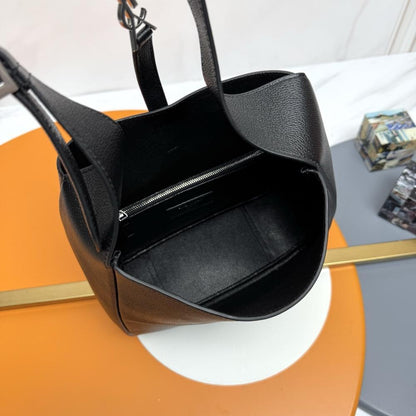 Alma Leather Shoulder Bag