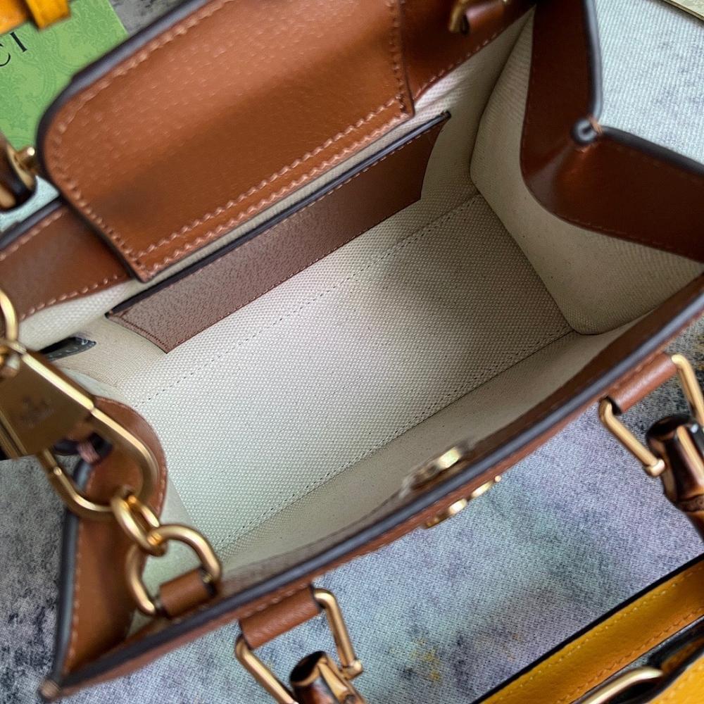 Elegant Crossbody Bag – Limited Edition