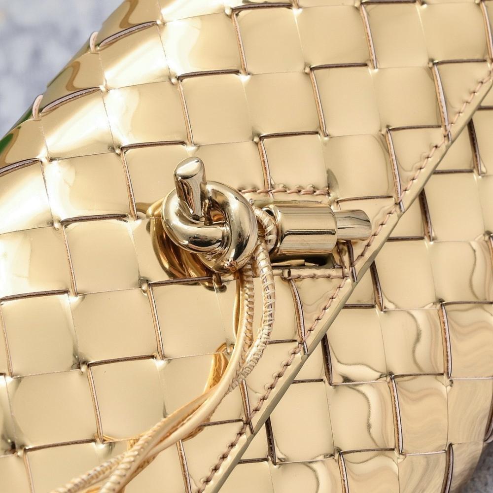 Luxury Shoulder Bag – Limited Edition