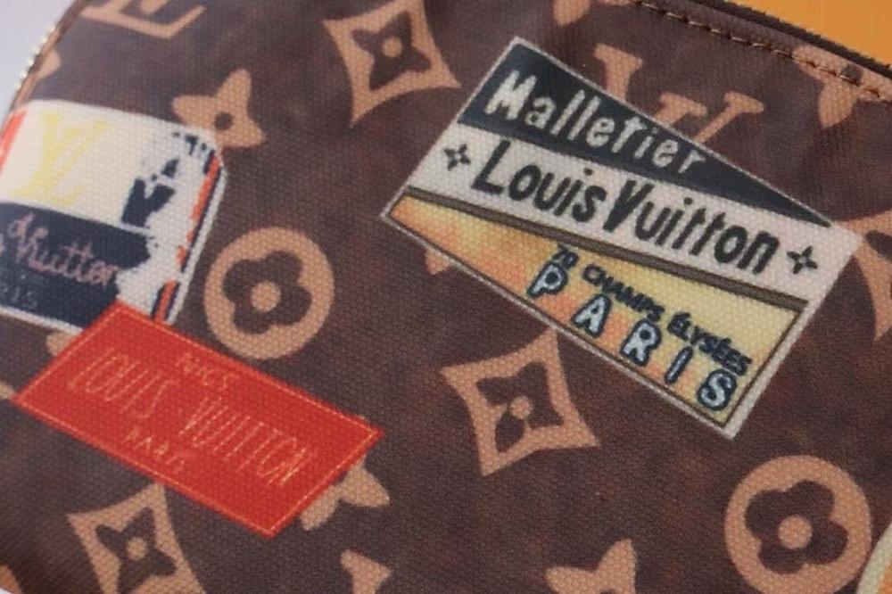 Classic Refined Crossbody Bag