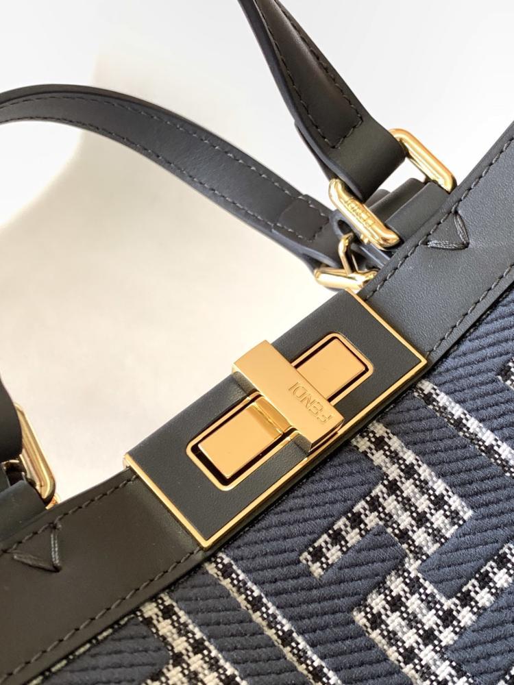 Arco Embroidered Tote Bag