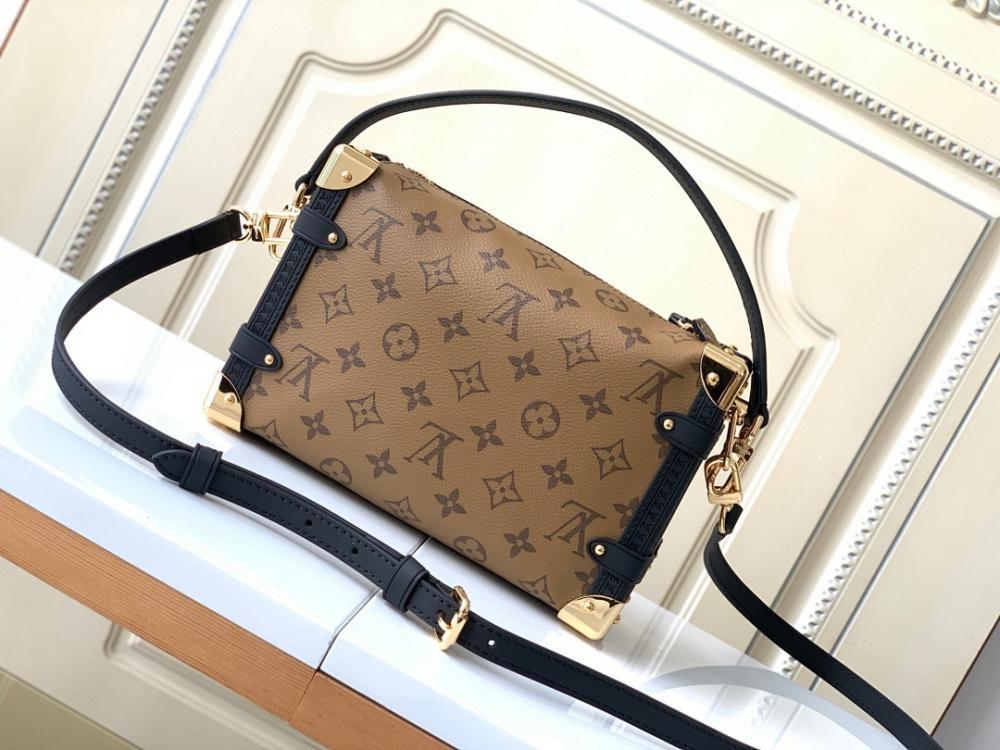 Stylish Refined Leather Crossbody Bag