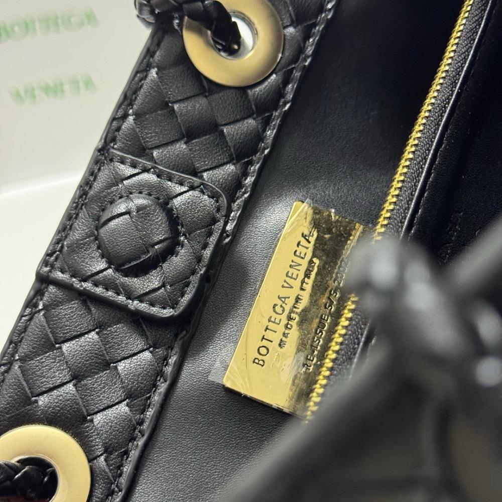 Luxury Refined Woven Leather Shoulder Bag