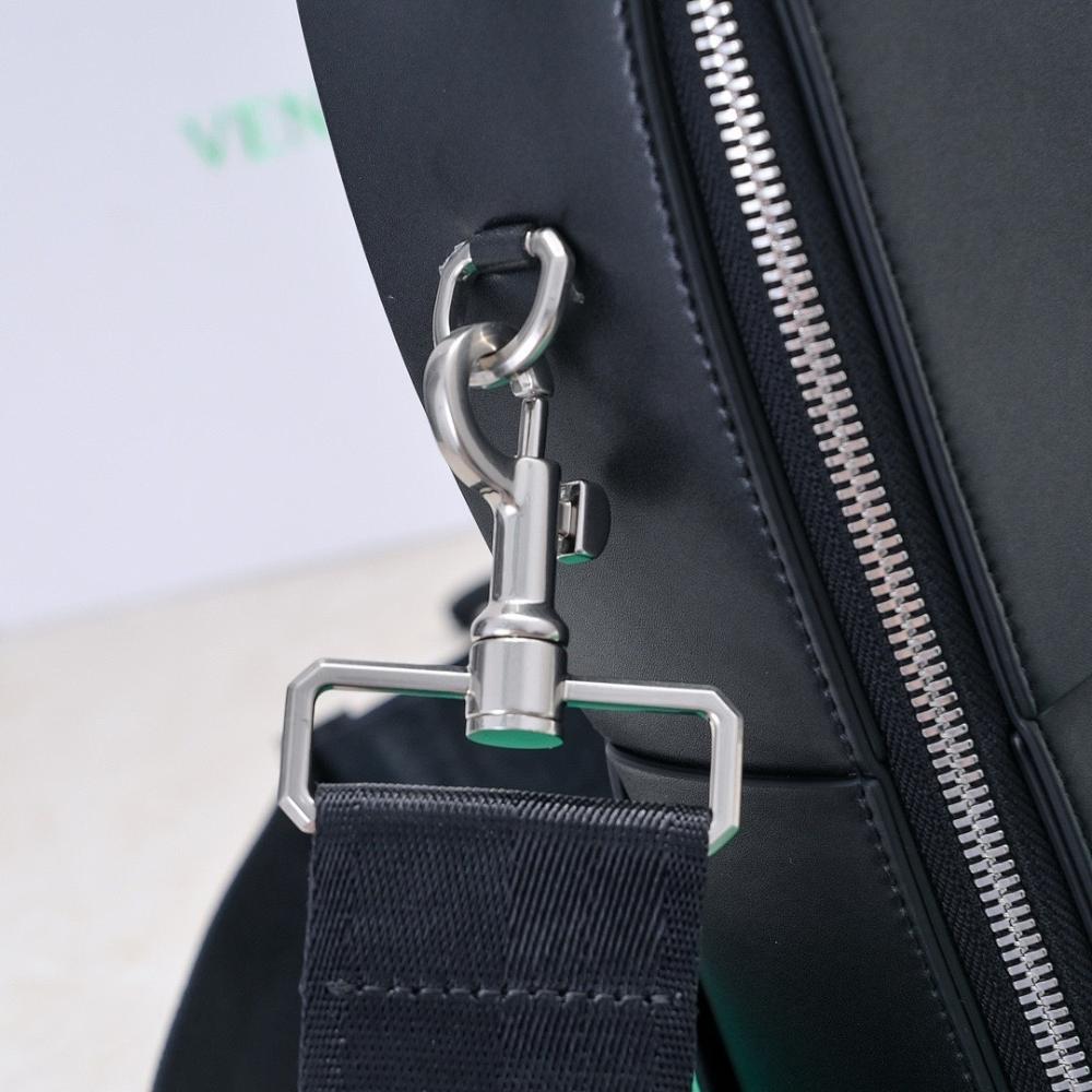 Alma Woven Shoulder Bag