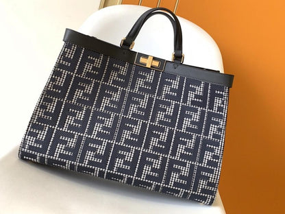 Arco Embroidered Tote Bag