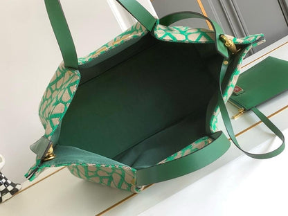 Modern Refined Woven Bag