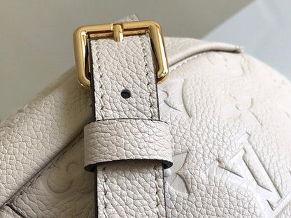 Classic Refined Crossbody Bag